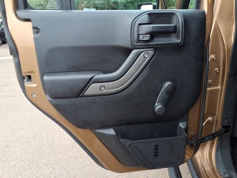Used 2015 Jeep Wrangler Unlimited Sport AWD/4WD image 9