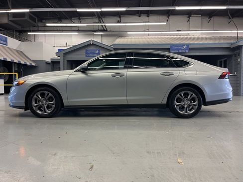 Used 2024 Honda Accord EX image 4