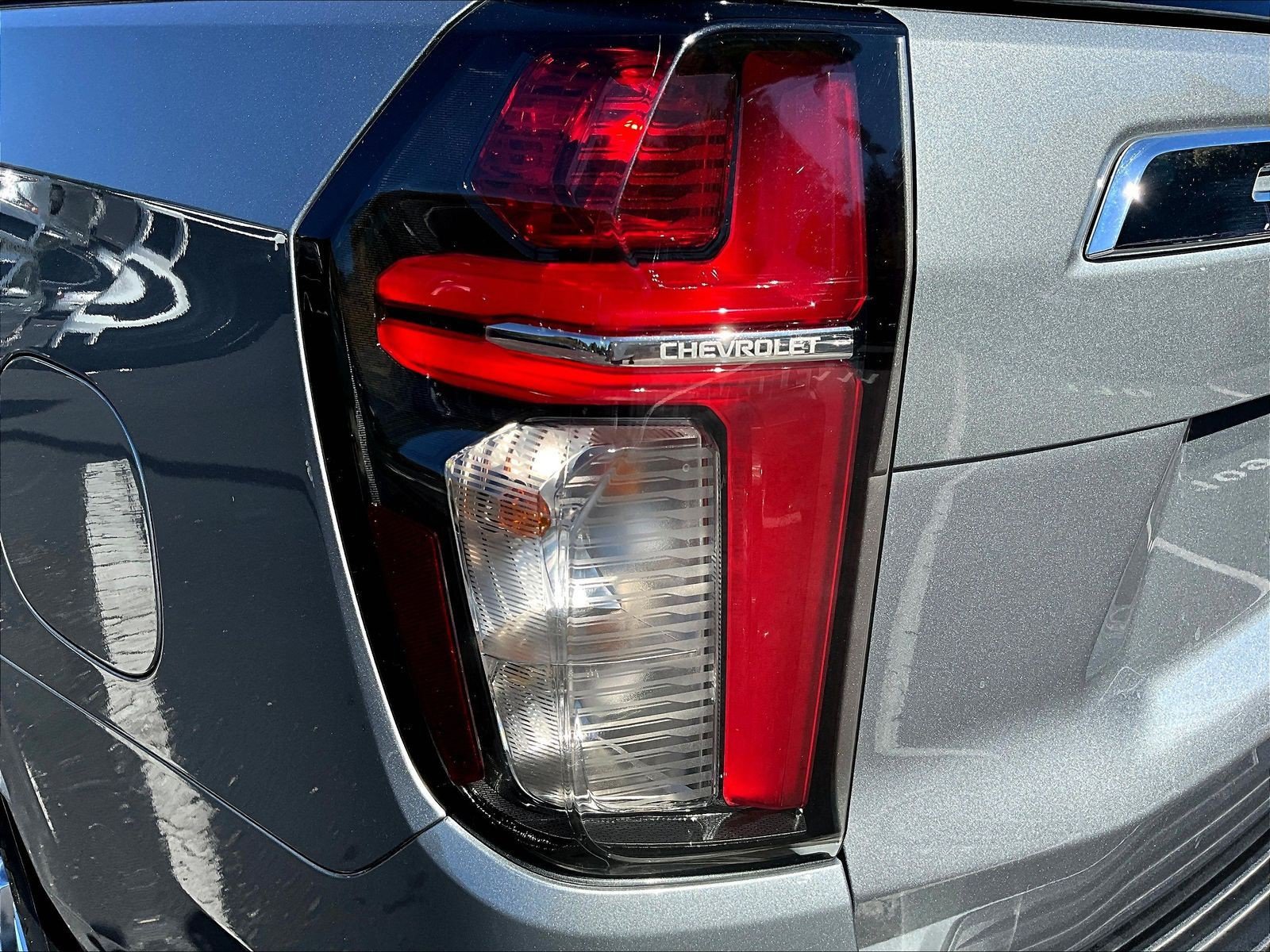 Used 2023 Chevrolet Suburban Premier AWD/4WD image 23
