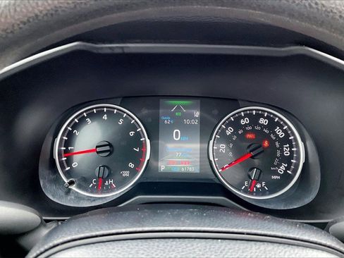 Used 2021 Toyota RAV4 LE image 9