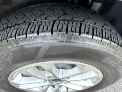 Certified 2022 Ford Escape SE w/ Cold Weather Package AWD/4WD image 14