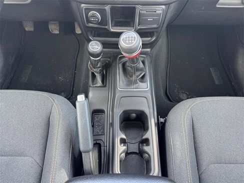 Used 2024 Jeep Wrangler Sport image 19