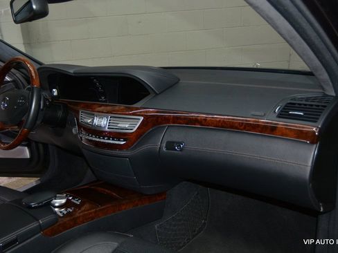 Used 2011 Mercedes-Benz S 63 AMG image 12