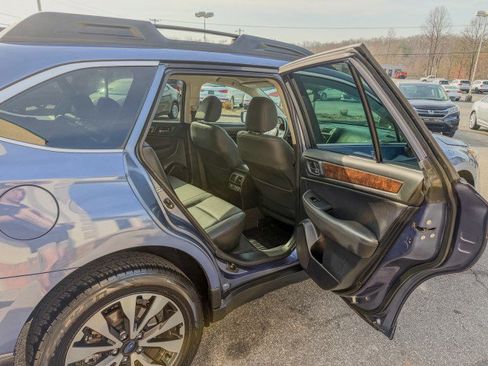 Used 2017 Subaru Outback 3.6R Limited image 14