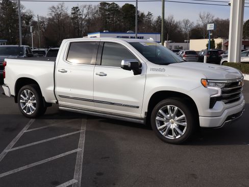 Certified 2025 Chevrolet Silverado 1500 High Country image 2