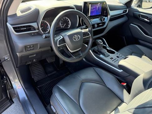 Certified 2024 Toyota Highlander XLE AWD/4WD image 13