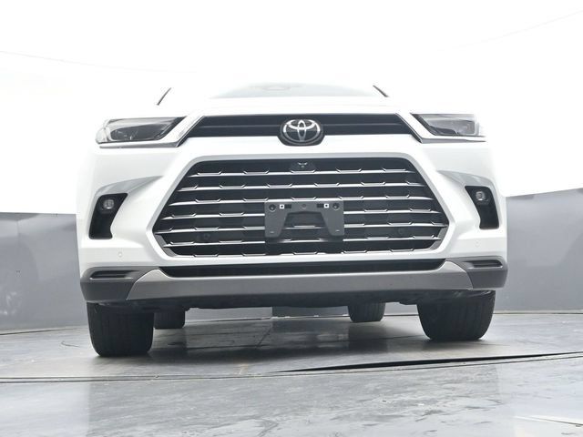 Used 2024 Toyota Grand Highlander AWD image 40