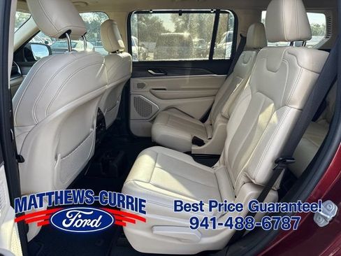 Used 2022 Jeep Grand Cherokee L Limited w/ Luxury Tech Group II RWD image 12