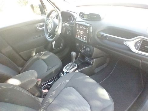 Used 2021 Jeep Renegade Latitude image 11