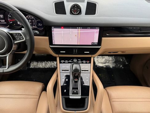 Used 2020 Porsche Cayenne AWD/4WD image 25