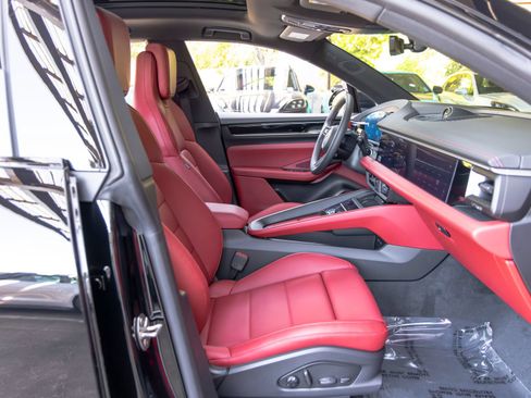 New 2026 Porsche Macan 4 Electric AWD/4WD image 63