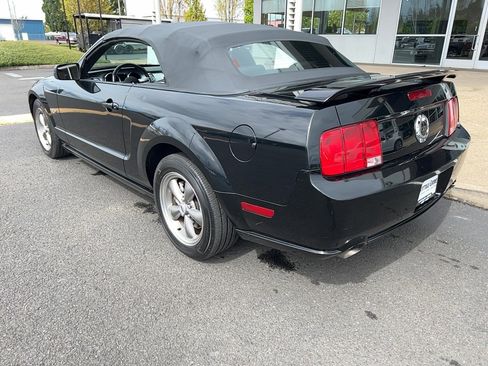 Used 2006 Ford Mustang GT Premium image 9