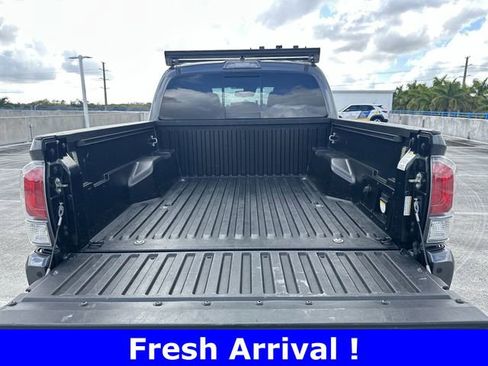 Used 2020 Toyota Tacoma TRD Off-Road w/ Technology Package image 28