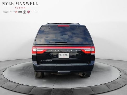 Used 2017 Lincoln Navigator Select AWD/4WD image 15