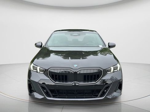 New 2027 BMW 530i RWD image 2
