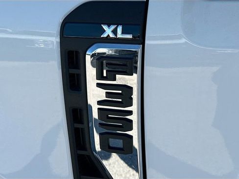 New 2026 Ford F350 XL w/ XL Chrome Package AWD/4WD image 15