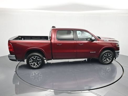 Used 2025 RAM 1500 Laramie AWD/4WD image 31