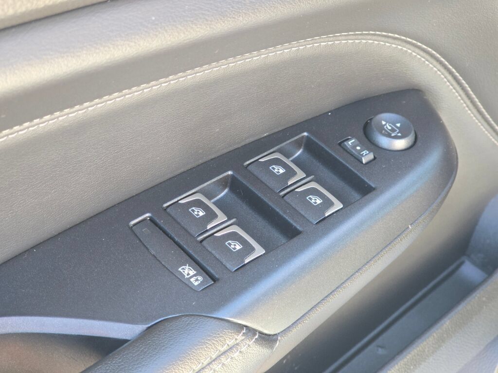 Used 2015 Cadillac SRX Performance w/ Driver Awareness Package FWD image 22
