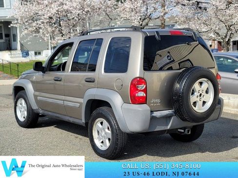 Used 2005 Jeep Liberty Sport image 3