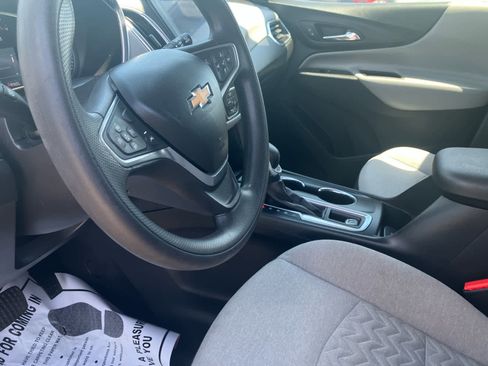 Used 2022 Chevrolet Equinox LS w/ LS Convenience Package FWD image 9