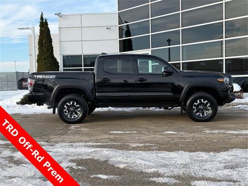 Used 2021 Toyota Tacoma TRD Off-Road image 2