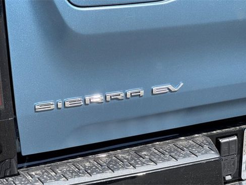 New 2025 GMC Sierra EV Denali image 32