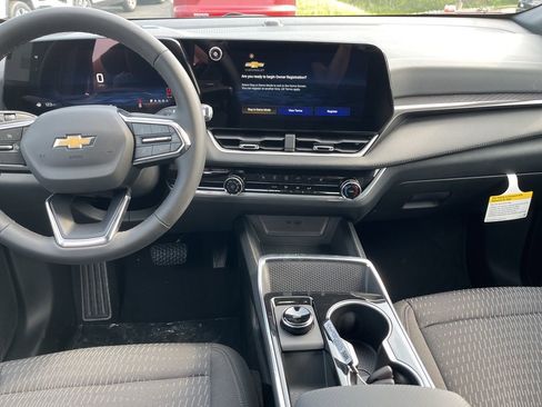 New 2026 Chevrolet Equinox LT image 8