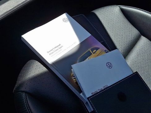 Used 2021 Volkswagen Atlas Cross Sport SE w/ Panoramic Sunroof Package image 26