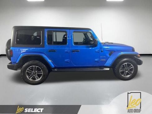 Used 2023 Jeep Wrangler Unlimited Sahara AWD/4WD image 18