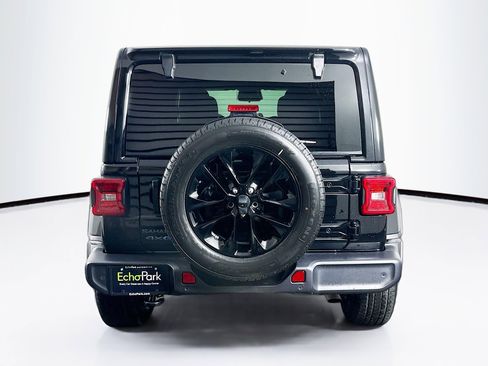 Used 2025 Jeep Wrangler Unlimited Sahara w/ Safety Group AWD/4WD image 7