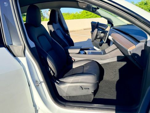 Used 2023 Tesla Model Y Long Range AWD/4WD image 27