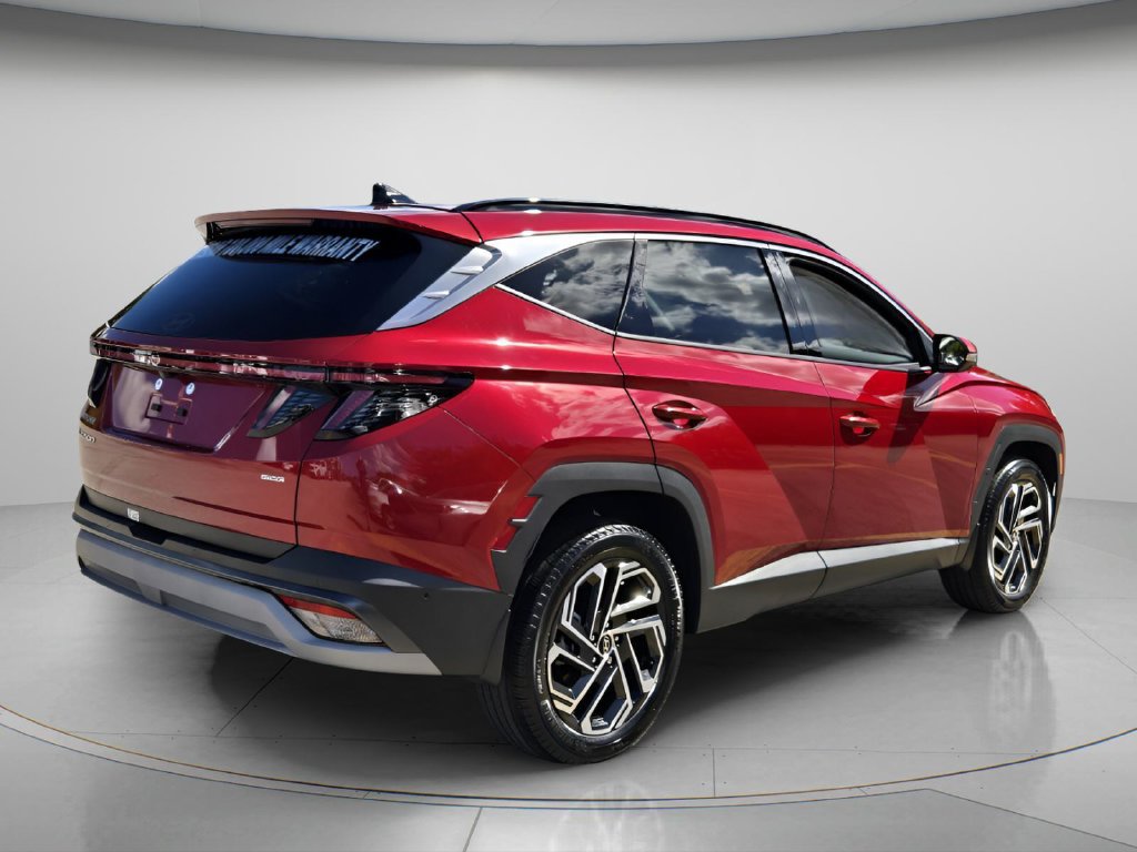 Certified 2025 Hyundai Tucson Limited AWD/4WD image 8