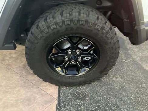 Used 2024 Jeep Wrangler Unlimited image 31