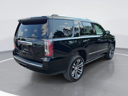 Certified 2020 GMC Yukon Denali w/ Denali Premium Package AWD/4WD image 3