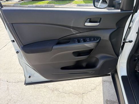 Used 2016 Honda CR-V LX image 14