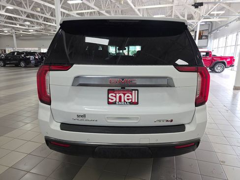 Used 2023 GMC Yukon AT4 w/ Technology Package AWD/4WD image 4