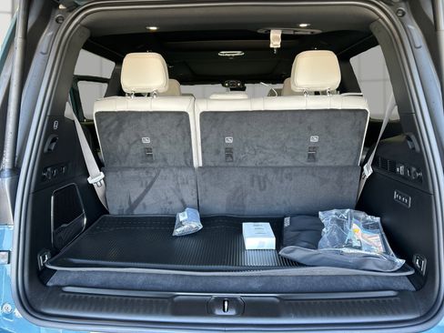 New 2026 Jeep Grand Wagoneer Limited AWD/4WD image 12