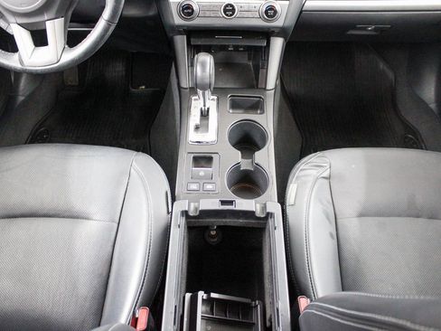 Used 2017 Subaru Outback 2.5i Limited image 23