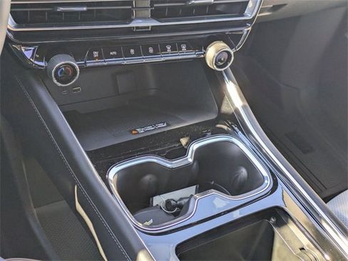 New 2026 Chevrolet Traverse High Country image 22