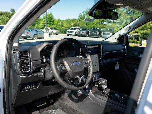 New 2026 Ford Ranger Lariat w/ FX4 Off-Road Package AWD/4WD image 13