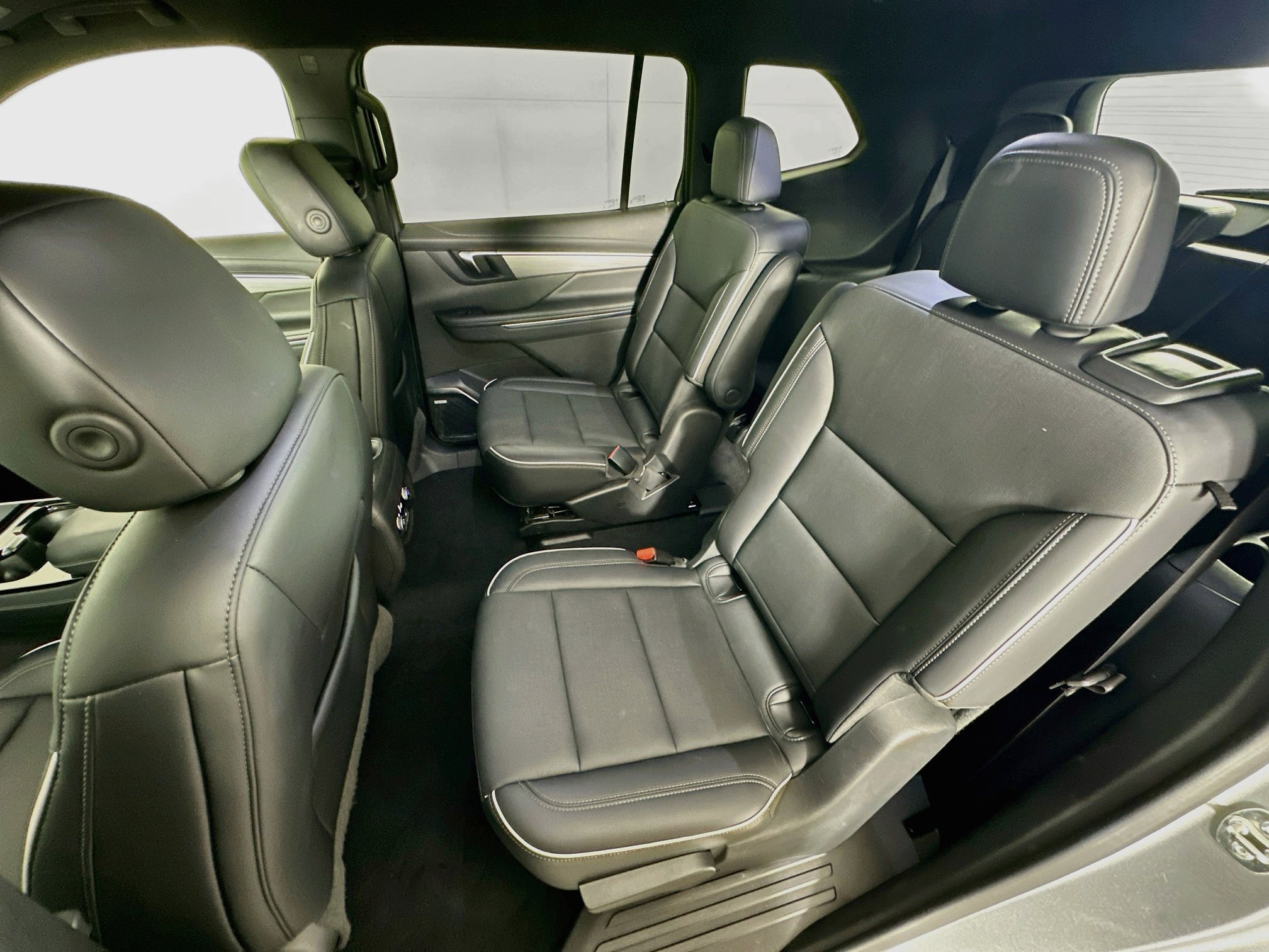 Used 2025 Buick Enclave Preferred FWD image 28