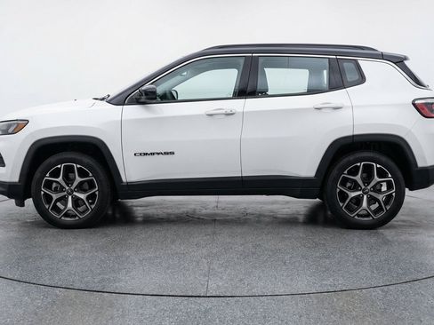 Used 2025 Jeep Compass Limited AWD/4WD image 5