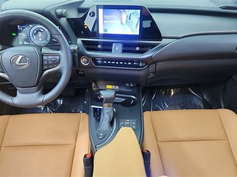 Used 2023 Lexus UX 250h AWD w/ Premium Package image 19