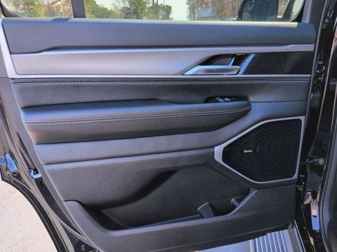 New 2026 Jeep Grand Wagoneer Limited image 17