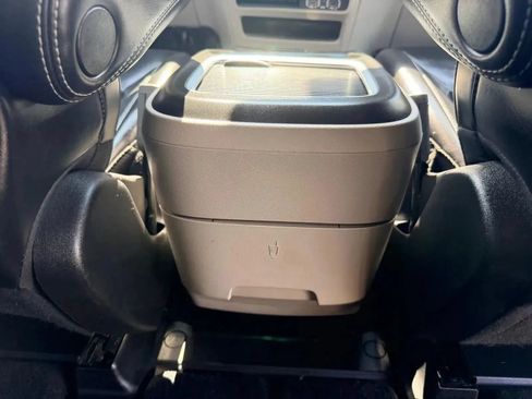 Used 2023 Chrysler Pacifica Touring-L FWD image 35