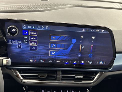 New 2026 Chevrolet Equinox EV LT image 21