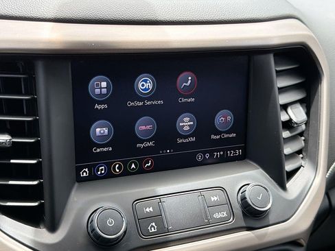 Used 2023 GMC Acadia Denali w/ Denali Technology Package FWD image 15