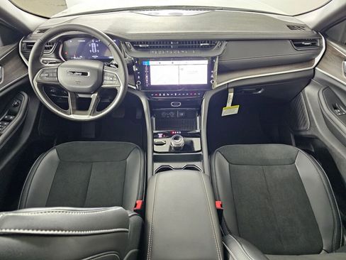 New 2026 Jeep Grand Cherokee Altitude image 16