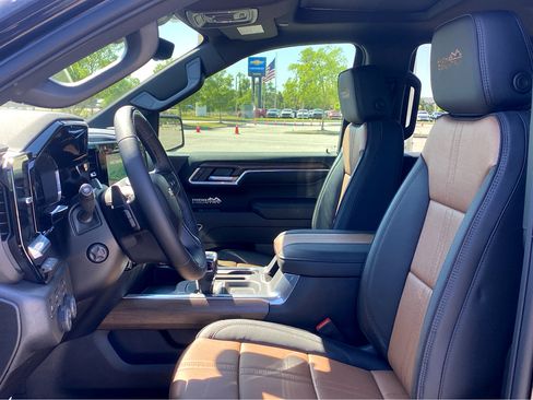 New 2025 Chevrolet Silverado 1500 High Country AWD/4WD image 15