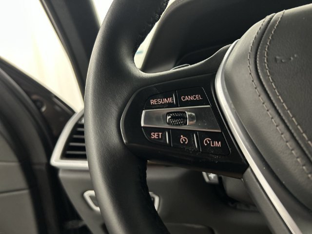 Used 2023 BMW X5 xDrive40i w/ Premium Package AWD/4WD image 11